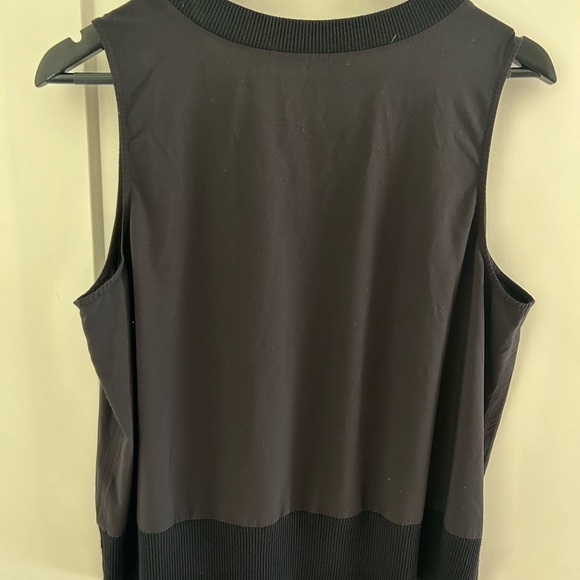 Athletica active wear top - Picture 2 of 3